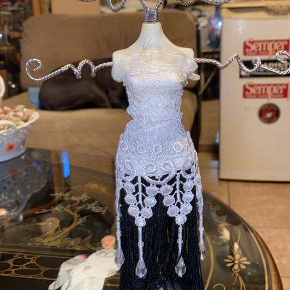 BX49 Jewelry Stand Display Holder Mannequin Embellished White Black Evening Gown - Picture 3 of 5